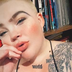 Meet your Posher, Caitlin